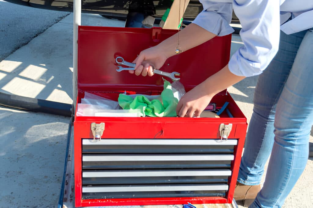 From Trash to Treasure: How Junk Removal Services Help with Donations & Recycling